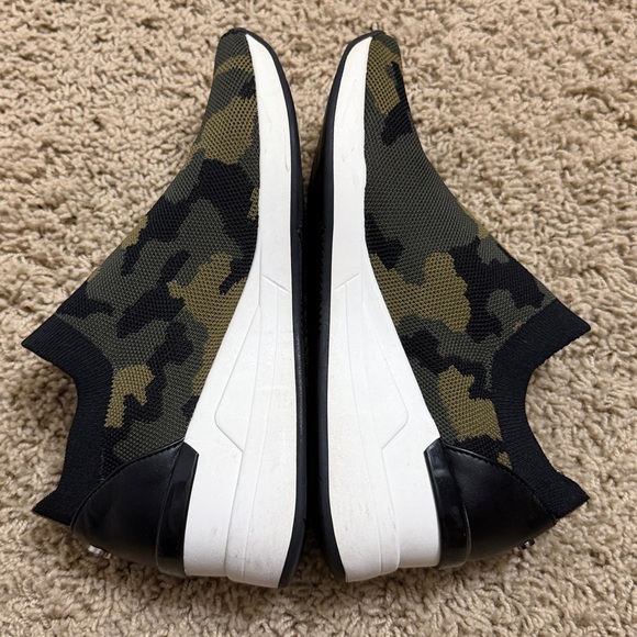 Steve Madden Mykala Wedge Sneaker Camo Knit Slip-Ons - Picture 6 of 8